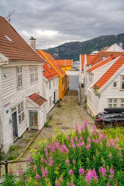 Bergen, Norrway - Ağustos 2022: Yaz mevsimi, HDR İmaj Tarihi Sanayi