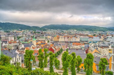 Bergen, Norrway - Ağustos 2022: Yaz mevsimi, HDR İmaj Tarihi Sanayi