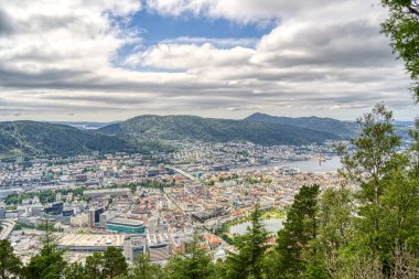 Bergen, Norrway - Ağustos 2022: Yaz mevsimi, HDR İmaj Tarihi Sanayi