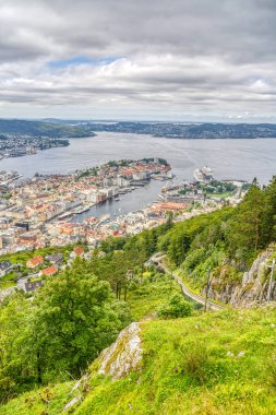 Bergen, Norrway - Ağustos 2022: Yaz mevsimi, HDR İmaj Tarihi Sanayi