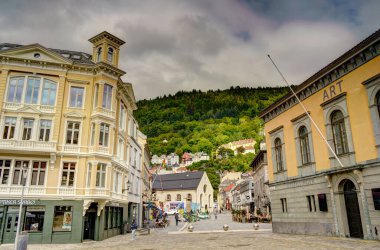 Bergen, Norrway - Ağustos 2022: Yaz mevsimi, HDR İmaj Tarihi Sanayi