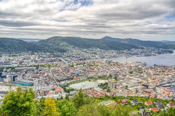 Bergen, Norrway - Ağustos 2022: Yaz mevsimi, HDR İmaj Tarihi Sanayi