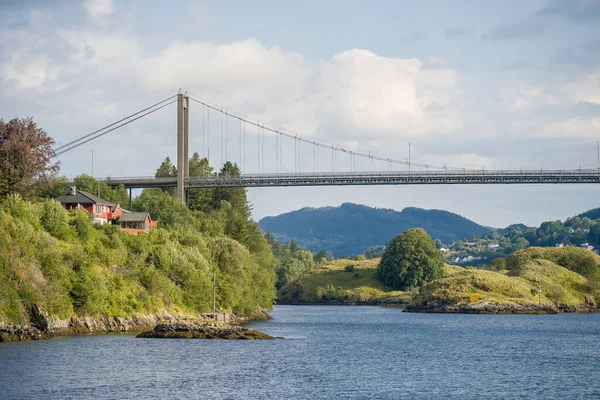 Increíble Vista Hardangerfjord Con Puente Noruega — Foto de Stock