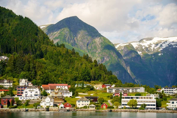 Csodálatos Kilátás Hardangerfjord Norvégiában Nyáron — Stock Fotó