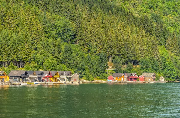关于挪威夏季房屋危险的惊人景象 — 图库照片