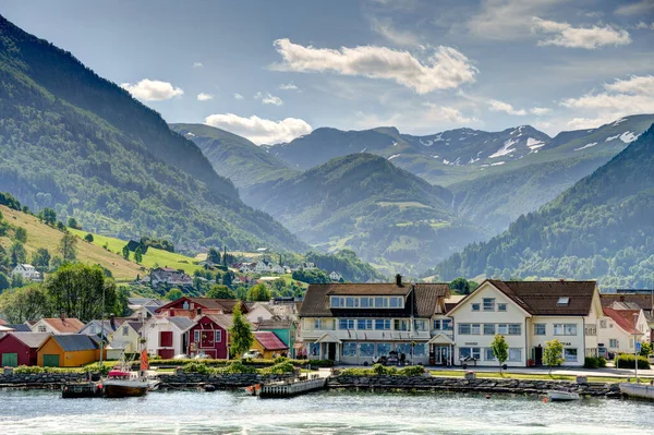 Fantastisk Utsikt Över Hardangerfjord Med Hus Norge Sommaren — Stockfoto