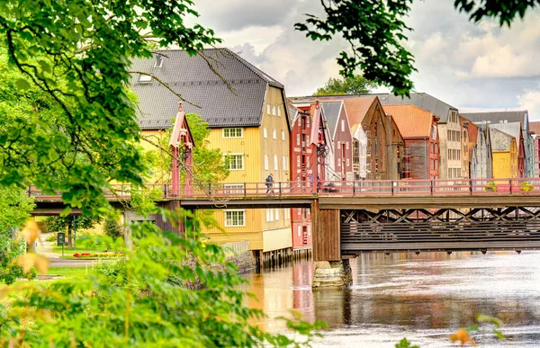 Trondheim Norwegia Sierpień 2022 Historyczne Centrum Pochmurną Pogodę — Zdjęcie stockowe