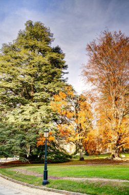 La Granja de San Ildefonso, İspanya - Kasım 2022: Sonbaharda saray ve bahçeler, HDR Image