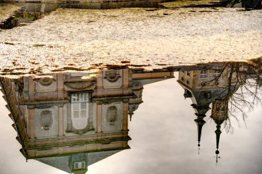 La Granja de San Ildefonso, İspanya - Kasım 2022: Sonbaharda saray ve bahçeler, HDR Image