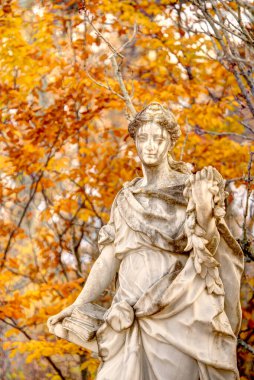 La Granja de San Ildefonso, İspanya - Kasım 2022: Sonbaharda saray ve bahçeler, HDR Image