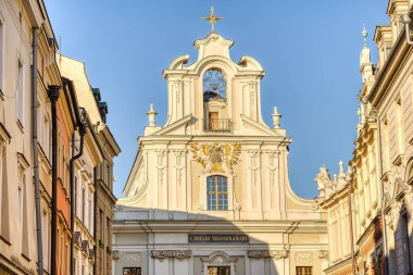 Krakow, Polonya - Ekim 2022: Sonbahar havasında tarihi kent merkezi, HDR Görüntü