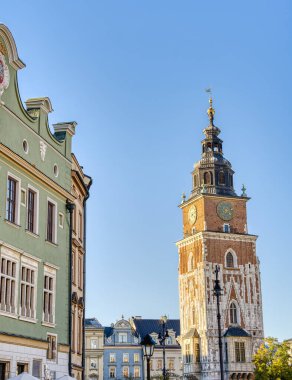 Krakow, Polonya - Ekim 2022: Sonbahar havasında tarihi kent merkezi, HDR Görüntü