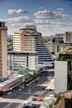 Windhoek, Namibia - Ocak 2023: Güneşli havalarda tarihi şehir merkezine bakın, HDR Image