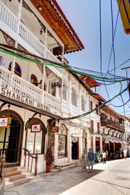 Stone Town, Zanzibar, Tanzanya - Ocak 2023: Güneşli havada tarihi simgeler