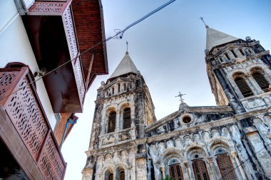 Stone Town, Zanzibar, Tanzanya - Ocak 2023: Güneşli havada tarihi simgeler