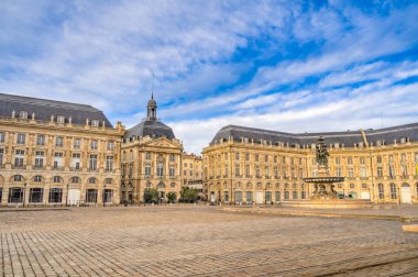 Bordeaux, Fransa - Aralık 2022: Kışın tarihi kent merkezi, HDR Image