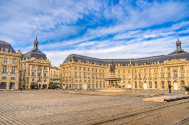 Bordeaux, Fransa - Aralık 2022: Kışın tarihi kent merkezi, HDR Image