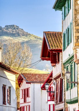 Espelette, Fransa - Ocak 2023: Picturesque Bask Köyü, Kış Zamanı