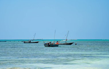 Nungwi, Zanzibar, Tanzanya - Ocak 2023: Güneşli havalarda resim plajı