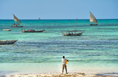 Nungwi, Zanzibar, Tanzanya - Ocak 2023: Güneşli havalarda resim plajı