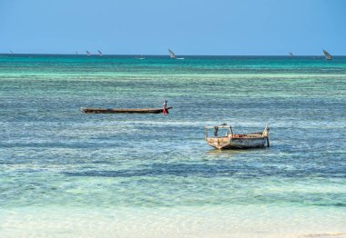 Nungwi, Zanzibar, Tanzanya - Ocak 2023: Güneşli havalarda resim plajı