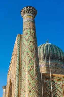 Semerkant, Özbekistan - Kasım 2022: Sonbaharda tarihi yapılara bakış