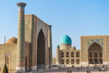 Semerkant, Özbekistan - Kasım 2022: Sonbaharda tarihi yapılara bakış