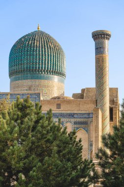 Semerkant, Özbekistan - Kasım 2022: Sonbaharda tarihi yapılara bakış