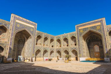 Semerkant, Özbekistan - Kasım 2022: Sonbaharda tarihi yapılara bakış