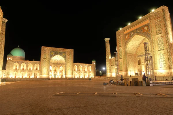 Samarcanda Uzbekistán Octubre 2019 Plaza Registro Por Noche Imagen Hdr —  Fotos de Stock