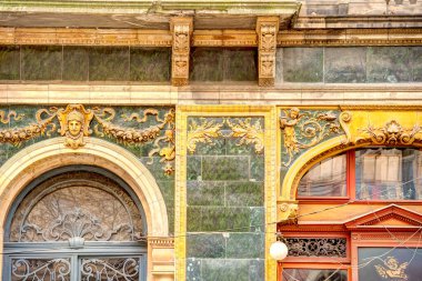 Budapeşte, Macaristan - Mart 2023: Bulutlu havada tarihi kent merkezi, HDR Görüntü