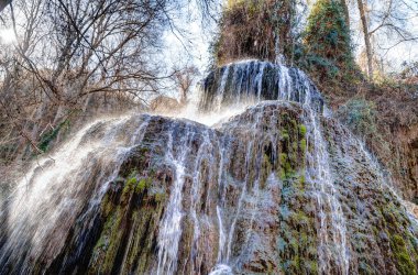 İspanya 'daki Manastır de Piedra Doğal Parkı manzarası