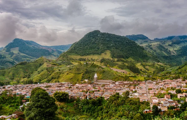 Malerisk Udsigt Bjergbyen Jardin Den Kaffeproducerende Region Antioquia Colombia - Stock-foto