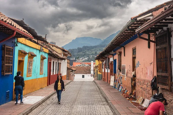 Bogota, Kolombiya - 1 Haziran 2019: Bulutlu havada tarihi şehir merkezi