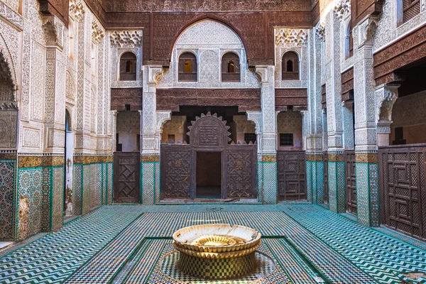 Meknes, Fas - Ocak 2020: Bou Inania Madrasa veya İslam Okulu, HDR Görüntü