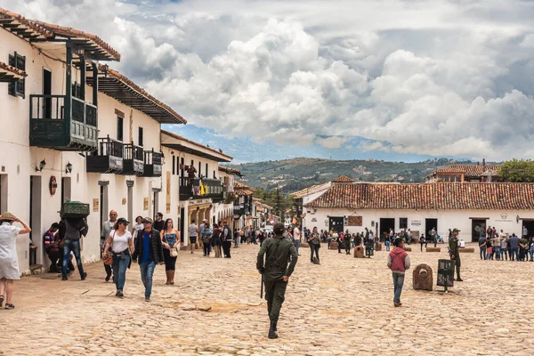 Villa Leyva Κολομβία Απριλίου 2019 Τουρίστες Που Διαμένουν Στην Πλατεία — Φωτογραφία Αρχείου