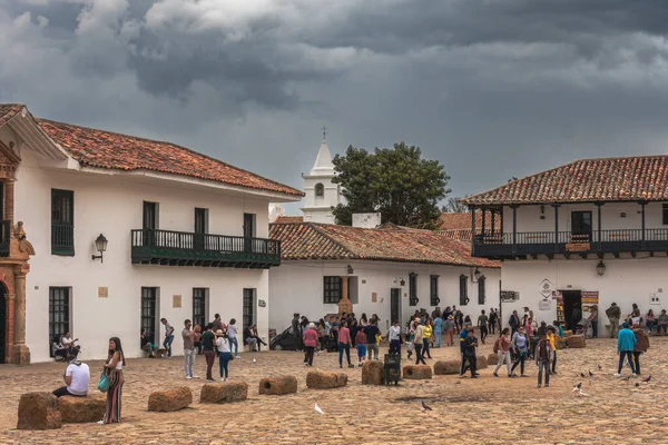 Villa Leyva Colombia April 2019 Tourists Staying Square Historical Town — Stock Photo, Image