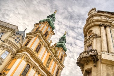 Budapeşte, Macaristan - 05 Kasım 2022: Sonbaharda tarihi kent simgeleri ve mimari mirası, HDR Resim