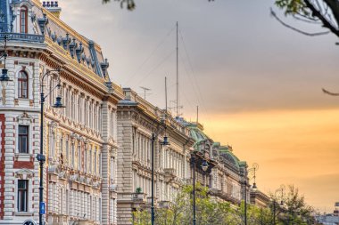 Budapeşte, Macaristan - 05 Kasım 2022: Sonbaharda tarihi kent simgeleri ve mimari mirası, HDR Resim