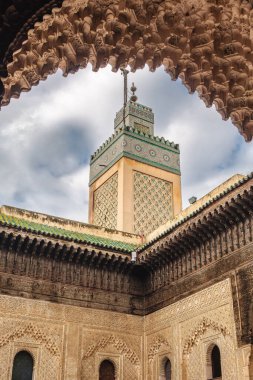 Fez, Fas - 22 Ocak 2020: Fas 'ta eski bir İslami mimari cami inşaatı