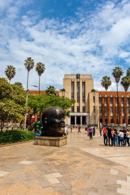 Medellin, Kolombiya - 21 Nisan 2019: Bulutlu havada tarihi merkez, HDR Görüntü