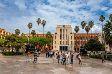 Medellin, Kolombiya - 21 Nisan 2019: Bulutlu havada tarihi merkez, HDR Görüntü