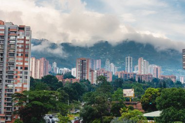 Medellin, Kolombiya - 21 Nisan 2019: Kolombiya 'daki Medellin Dağı' nın havadan görünüşü