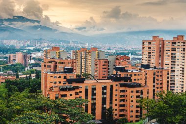 Medellin, Kolombiya - 21 Nisan 2019: Kolombiya 'daki Medellin Dağı' nın havadan görünüşü