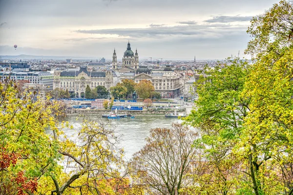 匈牙利布达佩斯 2022年11月5日 秋季历史城市地标和建筑遗产 人类发展报告 — 图库照片