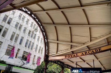 Melbourne, Avustralya - 1 Ağustos 2023: Bulutlu havada tarihi şehir merkezi, HDR resmi