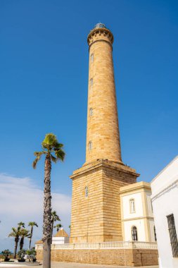 Chipiona, İspanya - Haziran 12023: Güneşli havada tarihi sahil kasabası, HDR Image