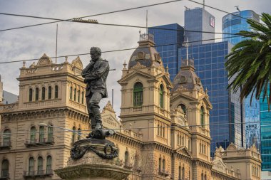 Melbourne, Avustralya - 20 Temmuz 2023: Bulutlu havada tarihi şehir merkezi, HDR Image