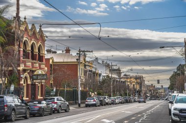 Melbourne, Avustralya - 1 Ağustos 2023: Fitzroy Bölgesi güneşli havada