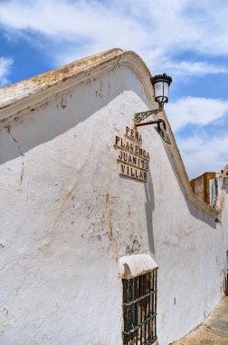 Cadiz, İspanya - Haziran 12023: Güneşli havada tarihi şehir merkezi, HDR Görüntü